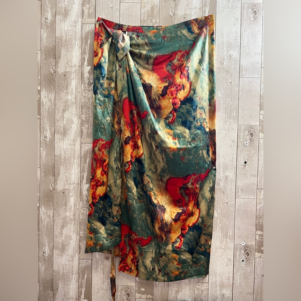 Micas Plus Size Abstract Print Satin Tie Front Skirt - Picture 12 of 15